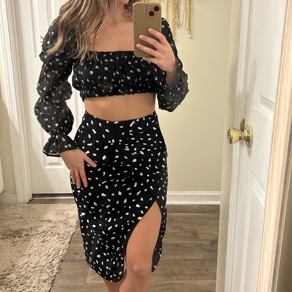 Abercrombie & Fitch Petite Dotted Midi Skirt